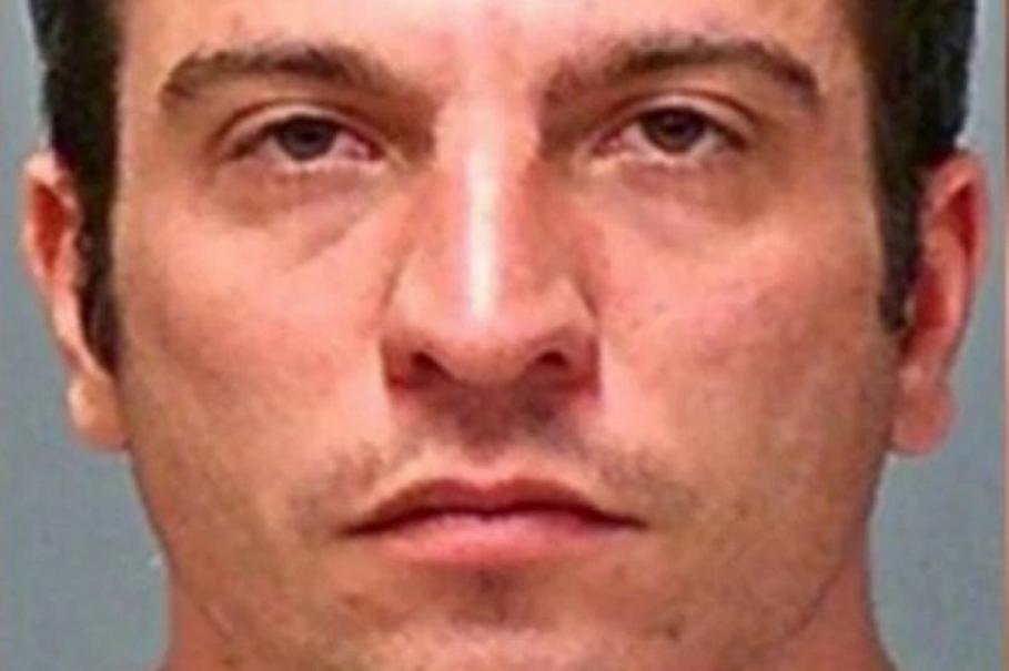 Tatăl şi-a băgat fetiţa în uscătorul de rufe, după o ceartă în familie Tatăl şi-a băgat fetiţa în uscătorul de rufe, după o ceartă în familie