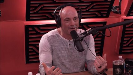 Joe Rogan, unul din cei mai urmăriţi comedianţi din lume, a mărturisit cum se tratează de COVID-19. Ce i-a îngrozit pe experţi?