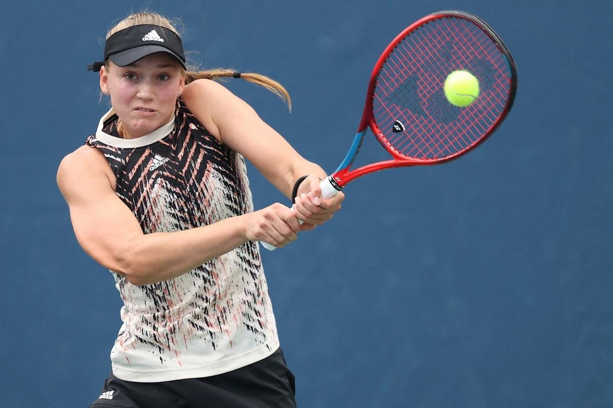 Elena Rybakina, în timpul unui meci jucat la US Open 2021