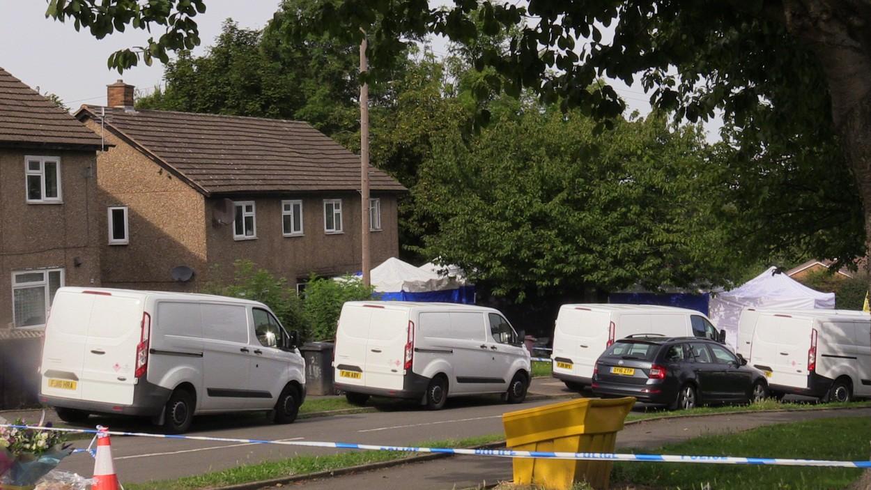 Cei patru au fost ucişi în propria casă