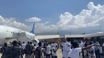 haos pe cel mai mare aeroport din Haiti