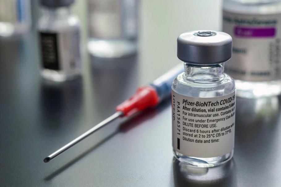 FDA a autorizat a treia doză de vaccin anti-Covid dezvoltat de Pfizer pentru utilizare de urgenţă la vârstnici şi populaţia vulnerabilă FDA a autorizat a treia doză de vaccin anti-Covid dezvoltat de Pfizer pentru utilizare de urgenţă la vârstnici şi populaţia vulnerabilă