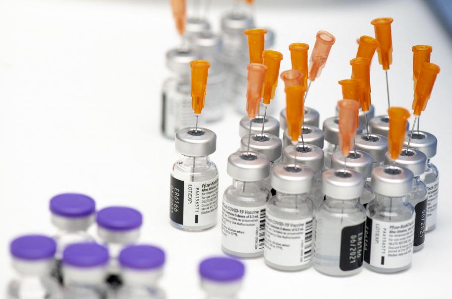 Ruşii pregătesc un vaccin anti-covid special pentru adolescenţi. Cum va fi administrat dacă va primi aprobarea ministerului Sănătăţii Ruşii pregătesc un vaccin anti-covid special pentru adolescenţi. Cum va fi administrat dacă va primi aprobarea ministerului Sănătăţii