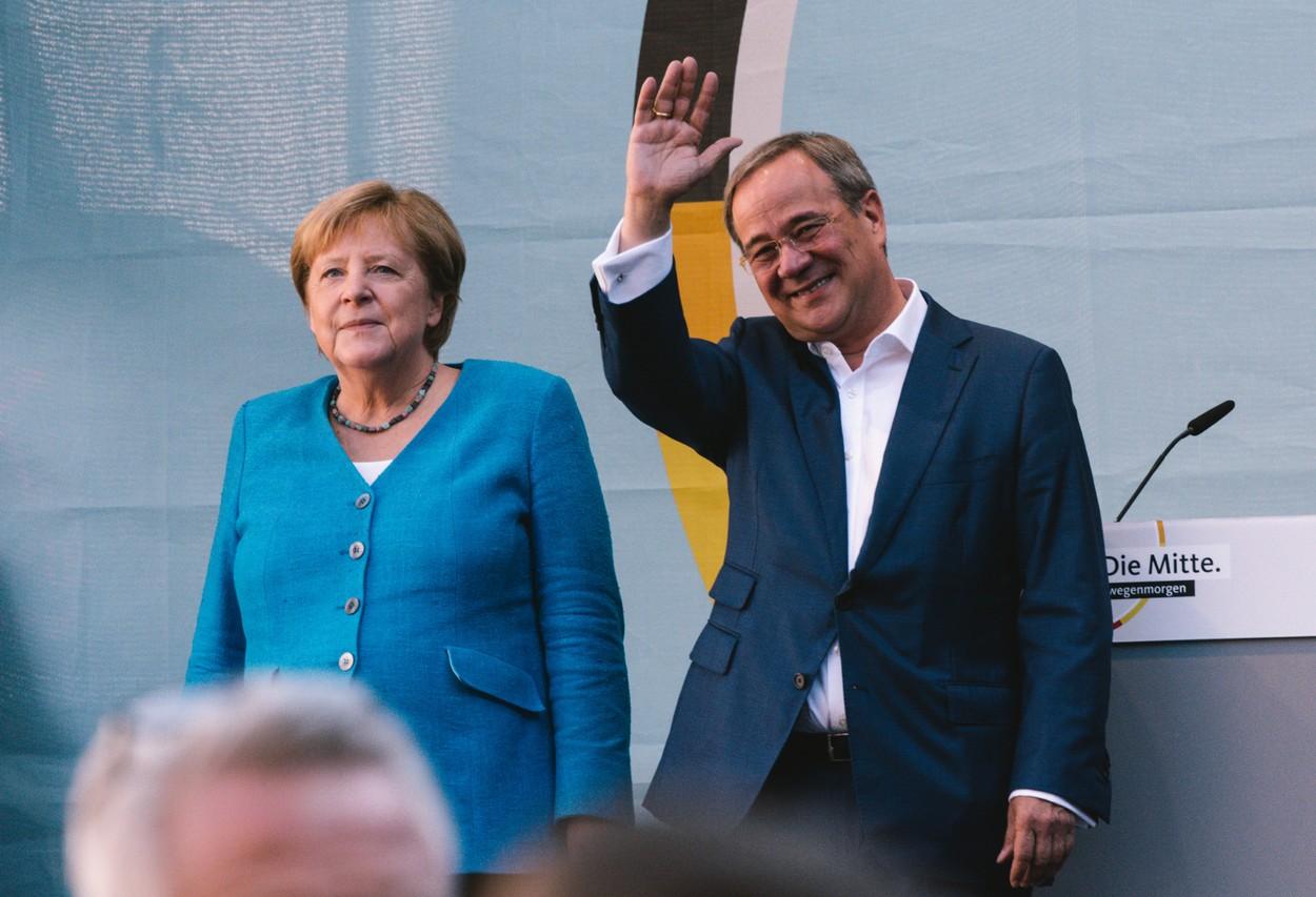 Armin Laschet și Angela Merkel