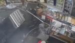 Tragedie evitată la limită: un BMW distruge un magazin din Craiova, la doar câteva momente după ce un grup de copii plecase din zonă - VIDEO