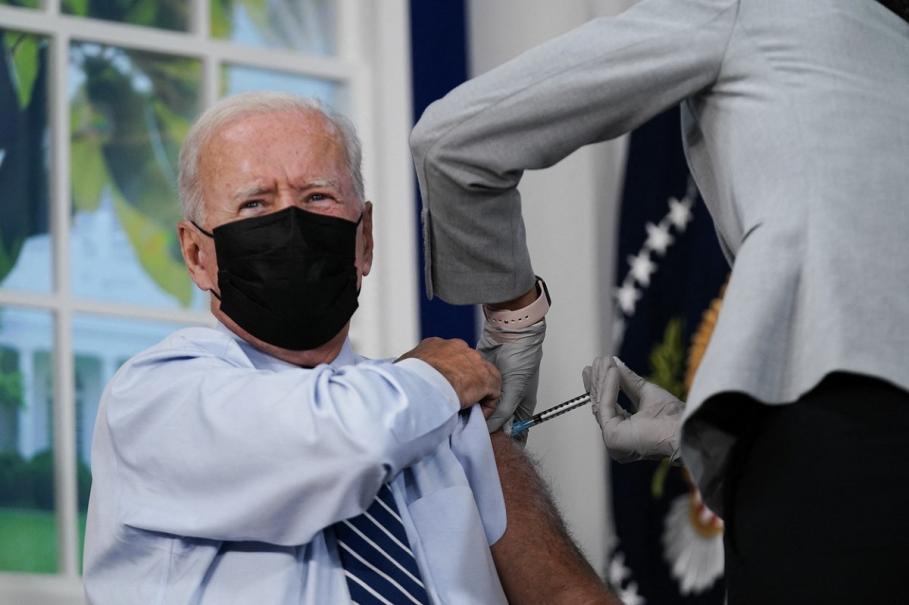 Preşedintele Joe Biden a primit, la Casa Albă, a treia doză de vaccin anti-Covid Preşedintele Joe Biden a primit, la Casa Albă, a treia doză de vaccin anti-Covid