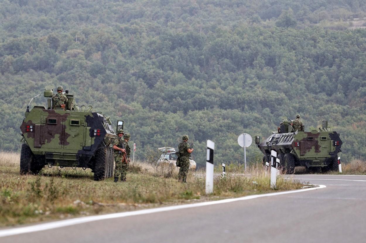 Trupele NATO, mobilizate la graniţa dintre cele două state