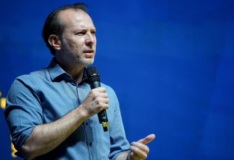 Cîţu răspunde criticilor cu un citat al lui Margaret Thatcher: "Dacă îţi propui să fii plăcut, ai fi pregătit să faci compromisuri asupra orice, oricând, şi nu ai realiza nimic" Cîţu răspunde criticilor cu un citat al lui Margaret Thatcher: "Dacă îţi propui să fii plăcut, ai fi pregătit să faci compromisuri asupra orice, oricând, şi nu ai realiza nimic"