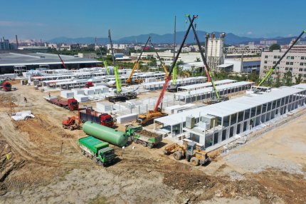 China a construit, în doar 3 luni, un complex de 5.000 de camere în care vor fi carantinaţi cei care vin de peste hotare: oamenii vor sta închişi două săptămâni