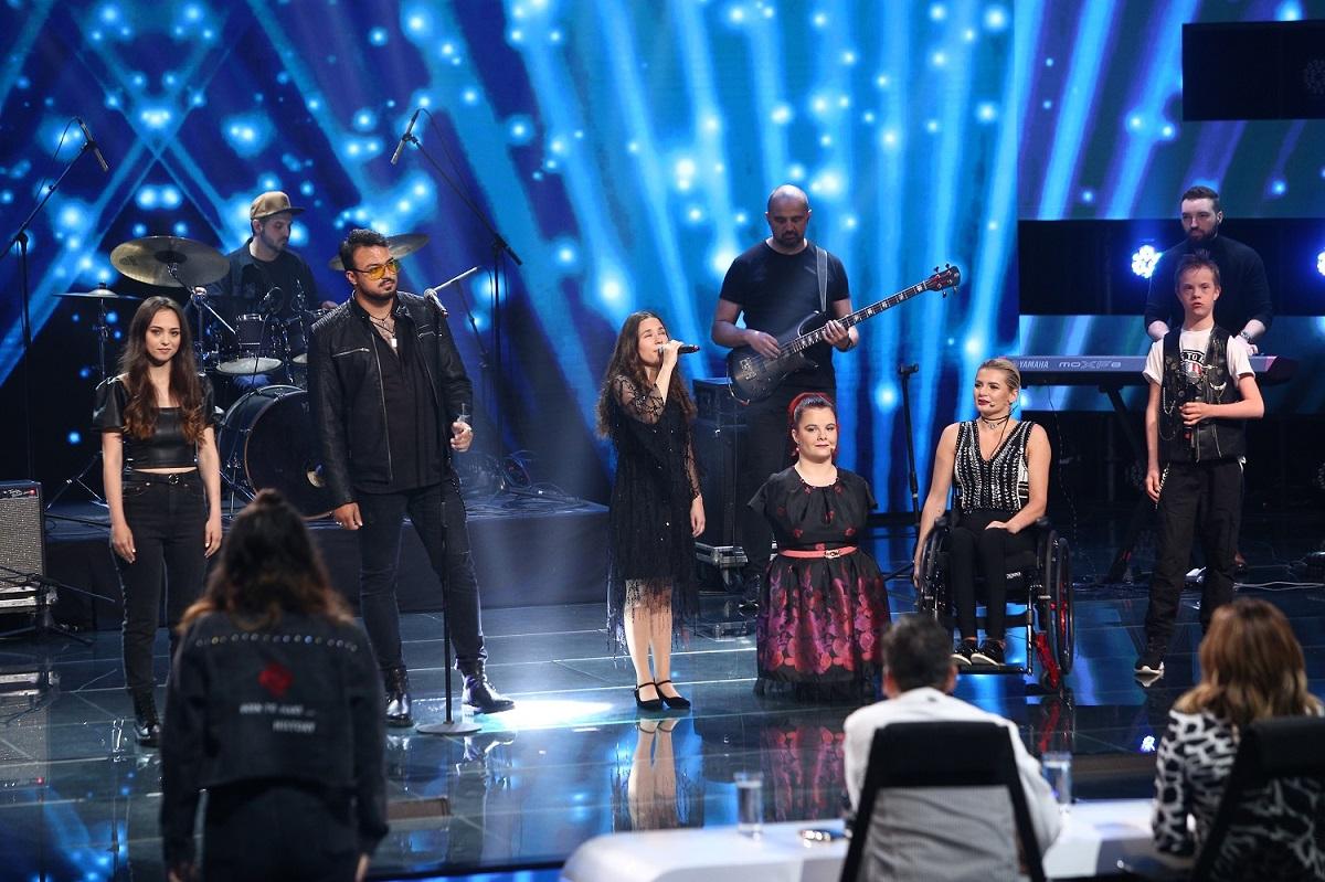 Surpriză în prima ediție X Factor 10 Şase artişti trecuţi prin momente grele în viaţă au pus în scenă un moment legendar