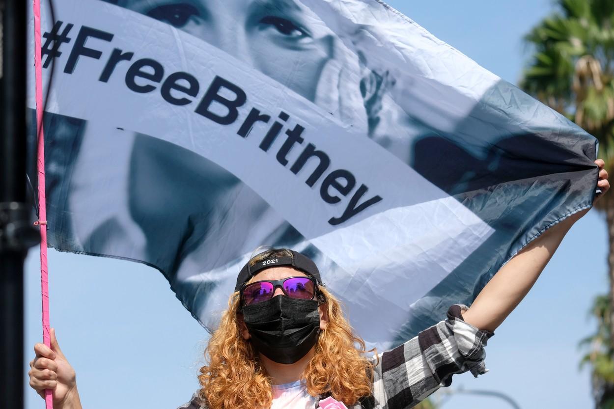 Britney Spears, tot mai aproape de independență. Tatăl său a fost înlăturat din rolul de tutore al averii sale