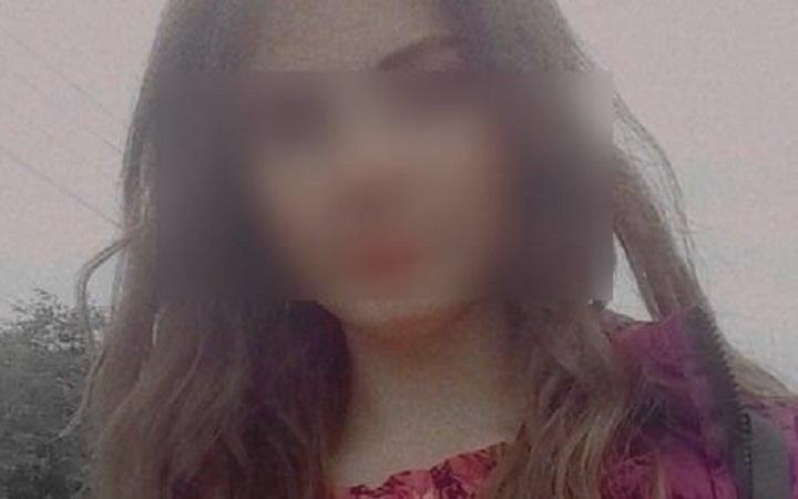 O fată de 14 ani din Botoșani s-a sinucis, fiind găsită de fratele său în grajd. Roberta a recurs la gestul extrem din cauza unui joc online O fată de 14 ani din Botoșani s-a sinucis, fiind găsită de fratele său în grajd. Roberta a recurs la gestul extrem din cauza unui joc online