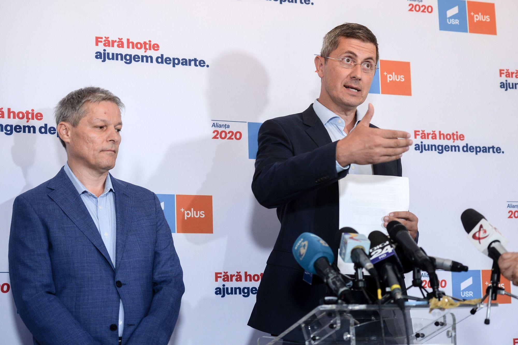 Dacian Cioloş şi Dan Barna, liderii alianţei USR PLUS