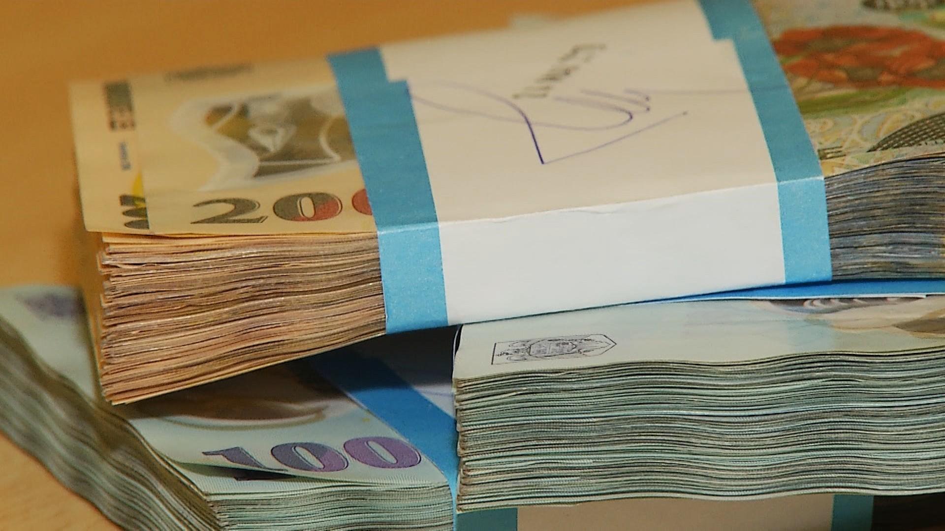 Leul - singura monedă din regiune care s-a depreciat în acest an. Criza politică trimite cursul la noi maxime istorice Leul - singura monedă din regiune care s-a depreciat în acest an. Criza politică trimite cursul la noi maxime istorice