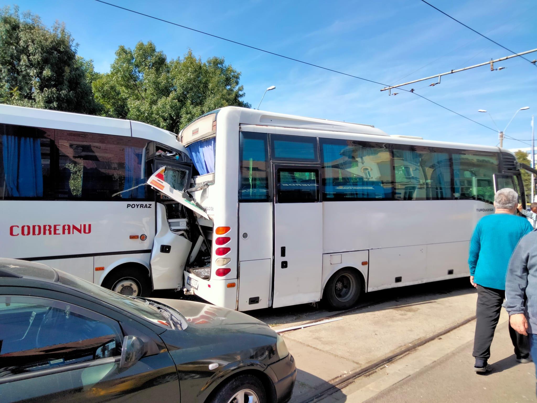 Un şofer de autobuz a făcut infarct la volan