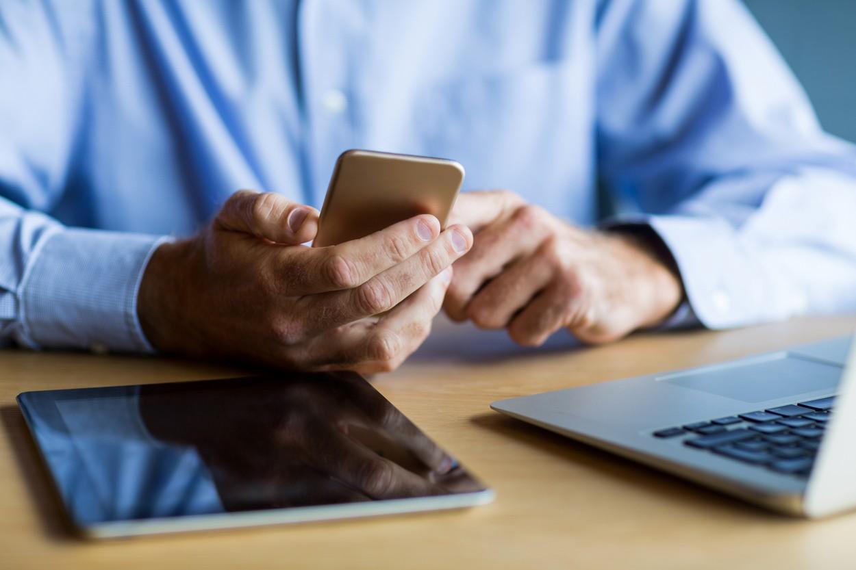 Un consultant fiscal şi-a apelat, ore în şir, propriul număr de telefon de serviciu Un consultant fiscal şi-a apelat, ore în şir, propriul număr de telefon de serviciu