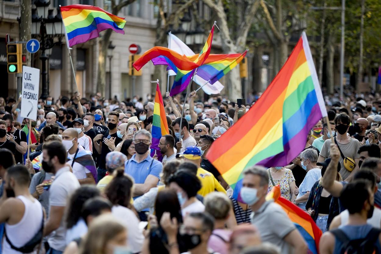 Mii de spanioli au protestat pentru drepturile comunităţii LGBTQ+, în iulie 2021 Mii de spanioli au protestat pentru drepturile comunităţii LGBTQ+, în iulie 2021