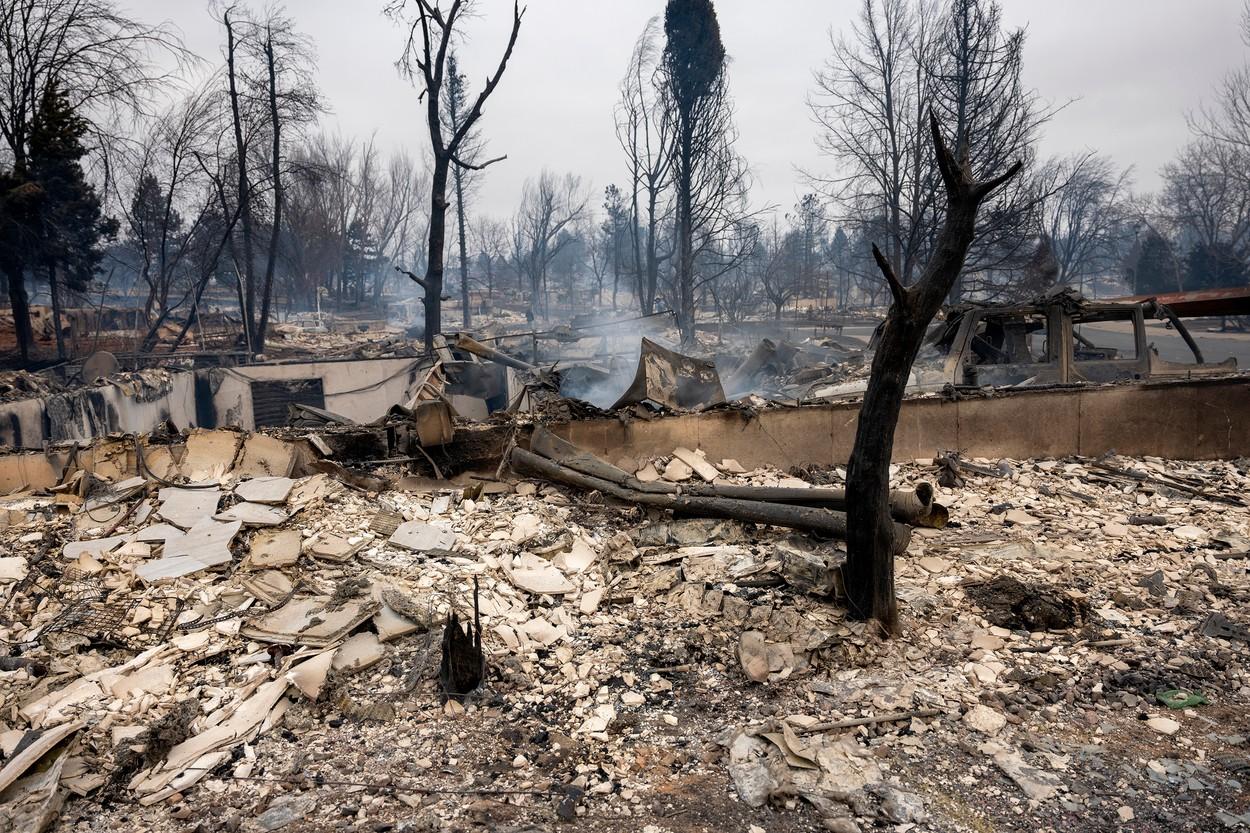 O furtună de zăpadă a stins incendiile care au mistuit mai multe orășele din Colorado