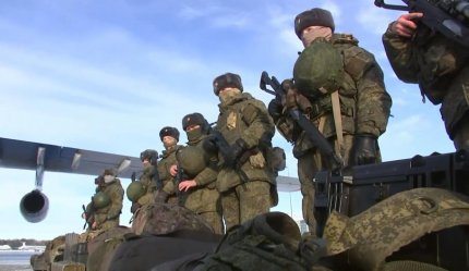 Putin anunţă ca va retrage trupele ruse din Kazahstan după ce militarii îşi încheie misiunea