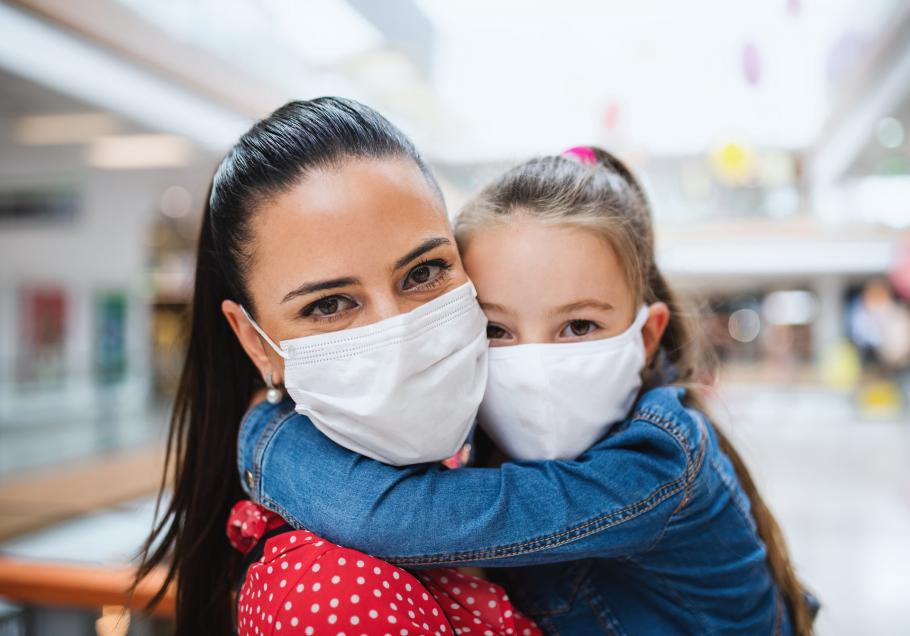 vaccinare copii anti-COVID mamă și fiică