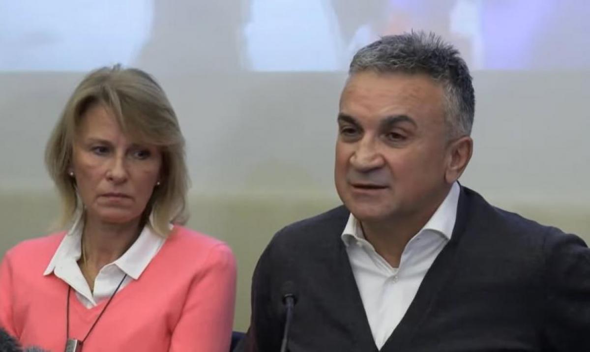 Cum explică mama lui Novak Djokovic prezenţa fiului său în public după ce a fost testat pozitiv: "Nu a ştiut" Cum explică mama lui Novak Djokovic prezenţa fiului său în public după ce a fost testat pozitiv: "Nu a ştiut"