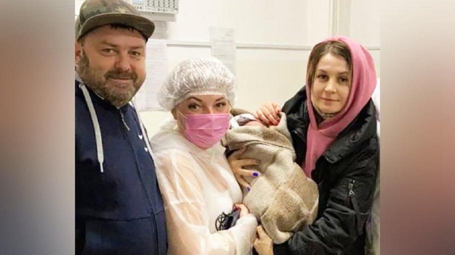 Un bebeluş de doar câteva zile a supravieţuit miraculos, după ce a fost abandonat la temperaturi de -20 de grade, în Siberia