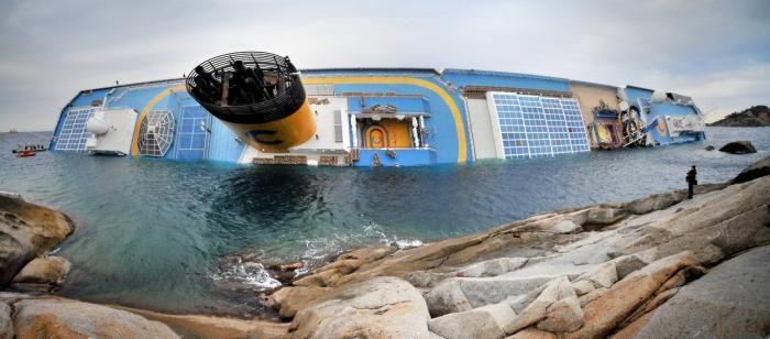 10 ani de la naufragiul Costa Concordia, soldat cu 32 de morţi. Tragedia din Italia putea fi evitată: "Nu a fost un accident de navigaţie"