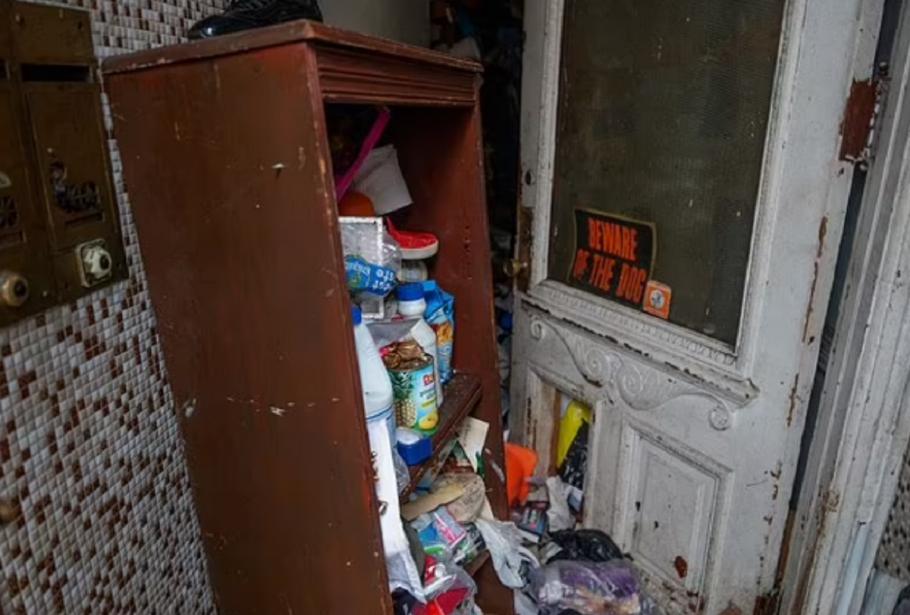 Cadavrul descompus al unui bărbat a fost găsit printre grămezile de gunoi Cadavrul descompus al unui bărbat a fost găsit printre grămezile de gunoi