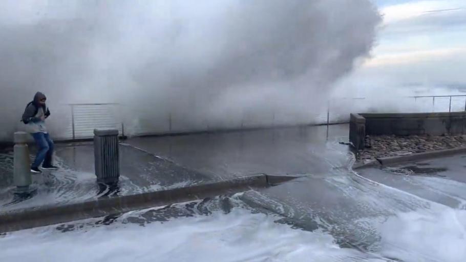 Tsunami-ul din Tonga a provocat un "dezastru fără precedent". Micuţul stat a pierdut complet comunicaţiile cu lumea externă Tsunami-ul din Tonga a provocat un "dezastru fără precedent". Micuţul stat a pierdut complet comunicaţiile cu lumea externă
