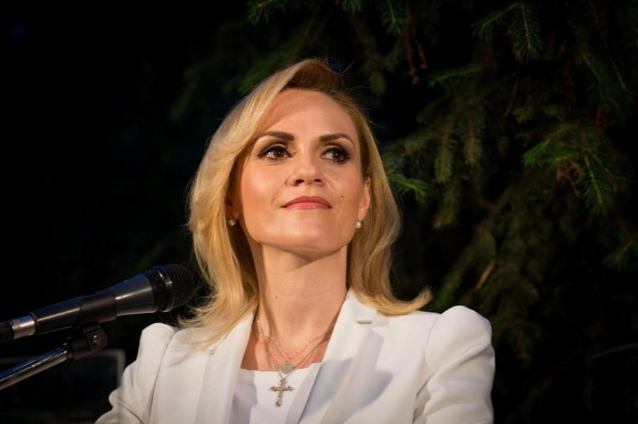 Gabriela Firea, despre posibilul plagiat al premierului Nicolae Ciucă: "Eu mă bucur că mi-am îngheţat doctoratul la ASE înainte de a intra în politică" Gabriela Firea, despre posibilul plagiat al premierului Nicolae Ciucă: "Eu mă bucur că mi-am îngheţat doctoratul la ASE înainte de a intra în politică"