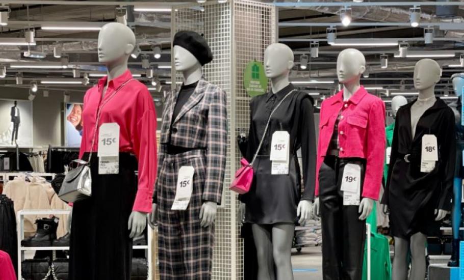 Un cunoscut retailer internaţional de modă, celebru pentru preţurile mici practicate, deschide primul magazin în România Un cunoscut retailer internaţional de modă, celebru pentru preţurile mici practicate, deschide primul magazin în România