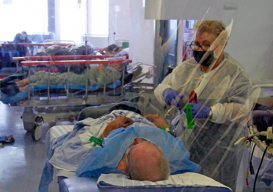 Pacientul care a suferit de Covid-19 nu mai puţin de 300 de zile. A fost internat în ziua de Crăciun, în 2020: "Pot să merg pe jos maxim 15 minute" Pacientul care a suferit de Covid-19 nu mai puţin de 300 de zile. A fost internat în ziua de Crăciun, în 2020: "Pot să merg pe jos maxim 15 minute"