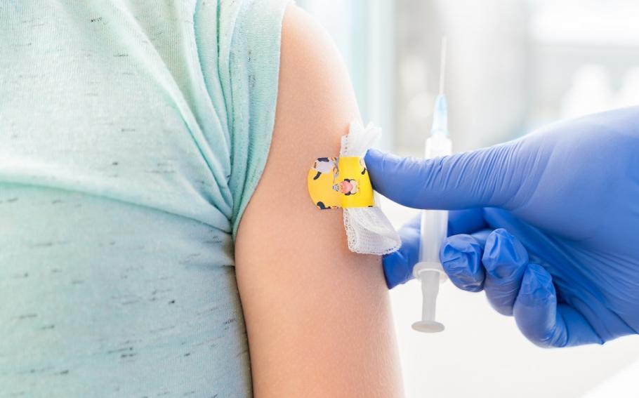 OMS recomandă o doză redusă de vaccin Pfizer pentru Covid-19 copiilor cu vârste între 5 şi 11 ani OMS recomandă o doză redusă de vaccin Pfizer pentru Covid-19 copiilor cu vârste între 5 şi 11 ani