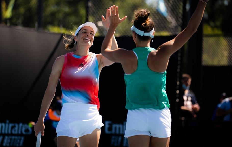 Jaqueline Cristian şi Andrea Petkovic, victorie în două seturi Jaqueline Cristian şi Andrea Petkovic, victorie în două seturi