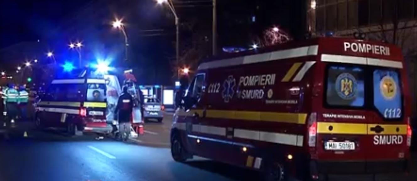 Un pieton a fost spulberat pe trecerea de pietoni, Bucureşti. Impactul a fost atât de violent încât bărbatul a fost aruncat la 50 de metri