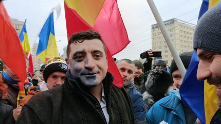 George Simion a fost mânjit cu cerneală la manifestaţiile de la Iaşi