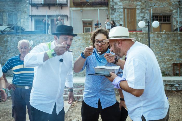 Din februarie, pe Antena 1, Chef Sorin Bontea, pentru prima dată în Grecia la Chefi fără limite