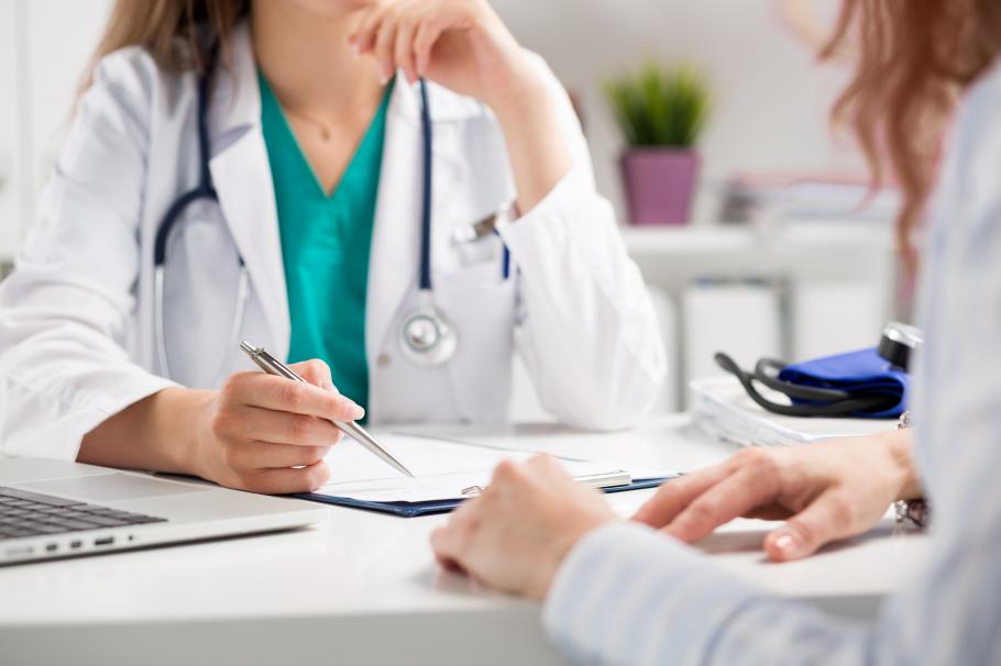 Conversație tulburătoare între o doctoriță din Sibiu și fiica unui pacient: „Ce vrei tu, nesimțită ordinară, eu i-am dat boală la taică-tău?”. Reacția Spitalului