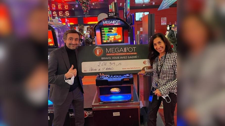 Un francez de 30 de ani a câştigat peste 2,6 milioane după ce a pariat 2 euro într-un cazinou din nordul Franţei