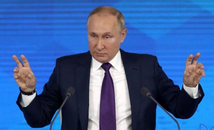 Fostul șef al NATO: Vladimir Putin ne ține pistolul la tâmplă. Nu putem negocia cu el. Joacă la cacealma