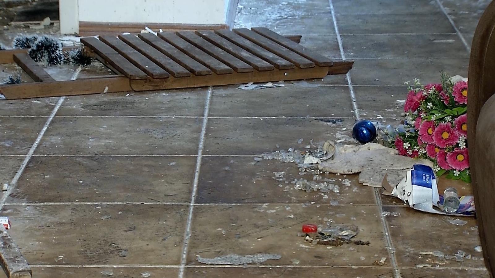 Cum arăta vila din Bucureşti înainte şi după petrecerea de Revelion