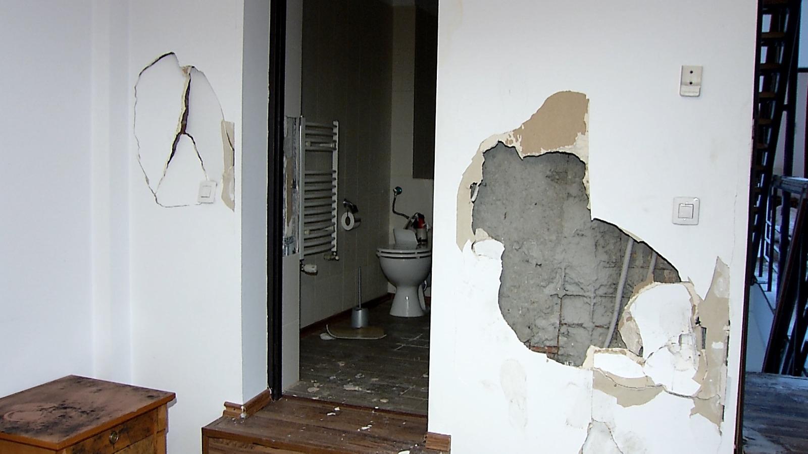 Cum arăta vila din Bucureşti înainte şi după petrecerea de Revelion