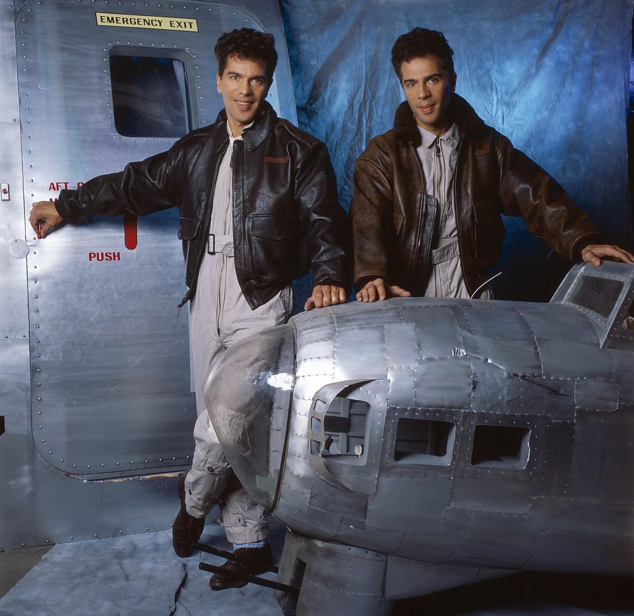 Cei mai celebri gemeni din Franţa au murit de Covid la 6 zile diferență unul de altul. Cei doi nu erau vaccinați