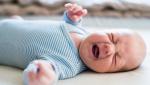 Bărbat surprins prefăcându-se că plânge când află că e arestat pentru că a ucis copilul iubitei sale. Bebeluşul avea doar 12 săptămâni