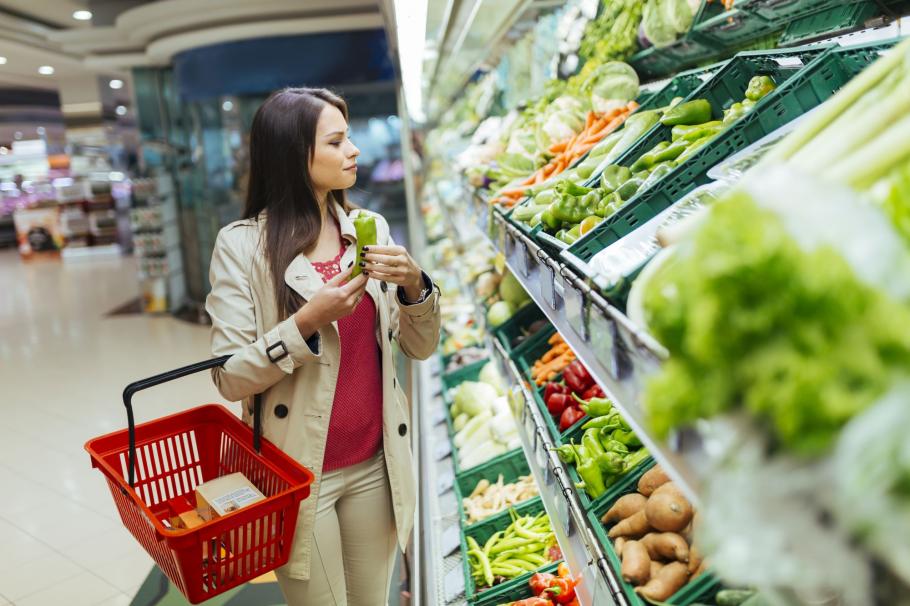 Românii sunt pe ultimul loc în Uniunea Europeană privind consumul de fructe şi legume Românii sunt pe ultimul loc în Uniunea Europeană privind consumul de fructe şi legume