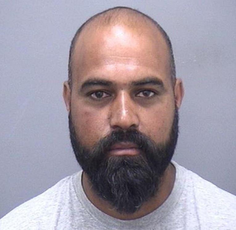 Bărbatul le abuza pe tinere în timp ce acestea înotau