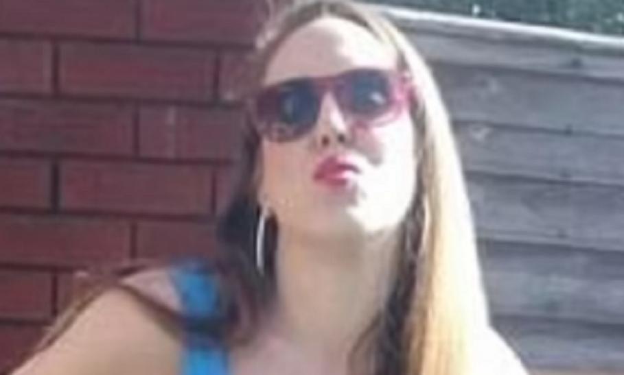Mamă acuzată că şi-a ucis copilul de 7 ani, după ce micuţul a fost lăsat să moară de frig în faţa casei Mamă acuzată că şi-a ucis copilul de 7 ani, după ce micuţul a fost lăsat să moară de frig în faţa casei