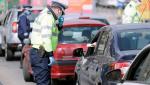 Şpagă uriaşă oferită de un şofer beat unui echipaj de poliție, în Craiova, ca să nu îi facă dosar penal