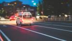Șapte persoane au fost rănite, după ce două mașini s-au ciocnit în Dâmbovița. Trei dintre victime erau pietoni, iar unul din autoturisme era de tip școala