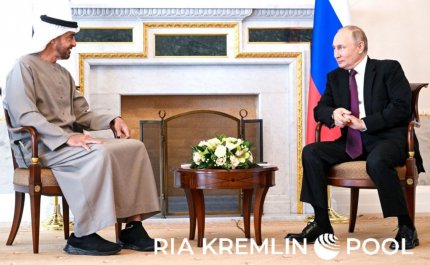 Ruşii, uimiţi că președintele Emiratelor Arabe Unite a venit la o întâlnire cu Putin în adidași și șosete Nike